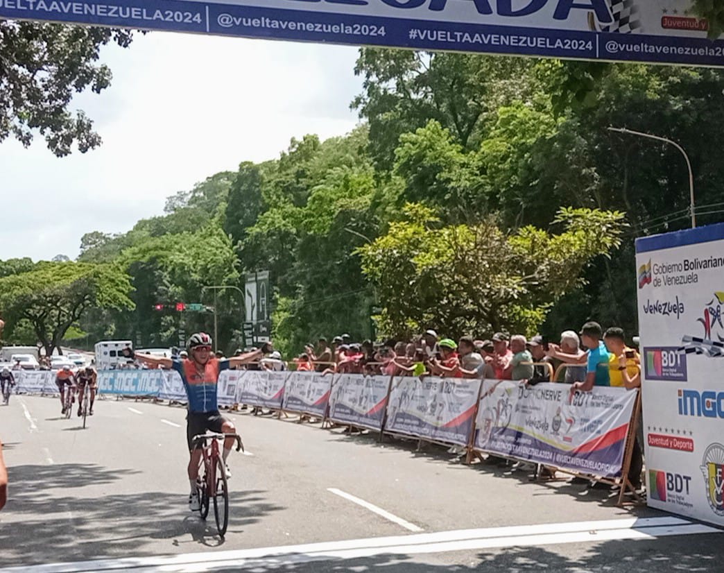 Cristian Tobar dominó la 8va etapa en Valencia