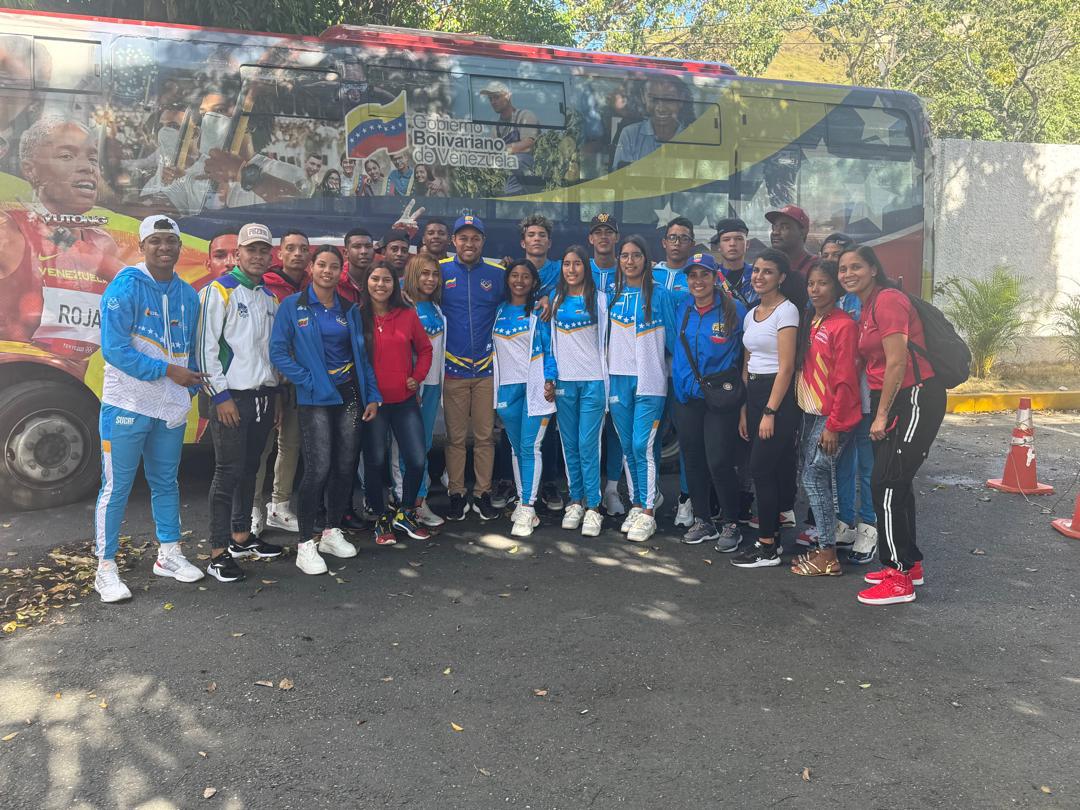 Equipo junior de remo se concentra en Tacarigua