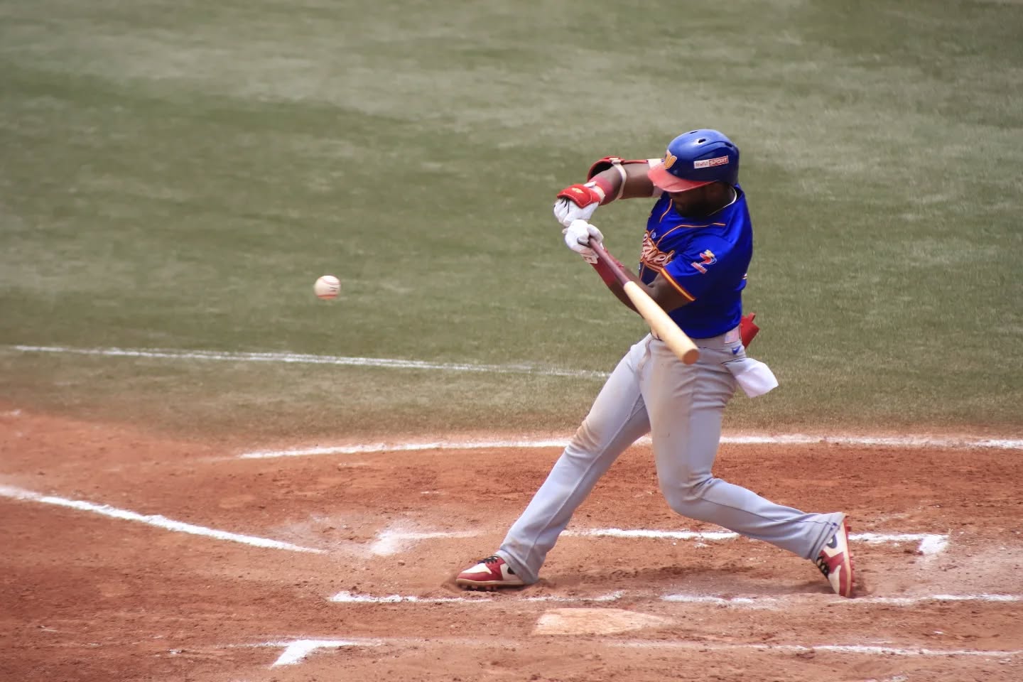 Beisbol sub-23 mantiene cima en el premundial