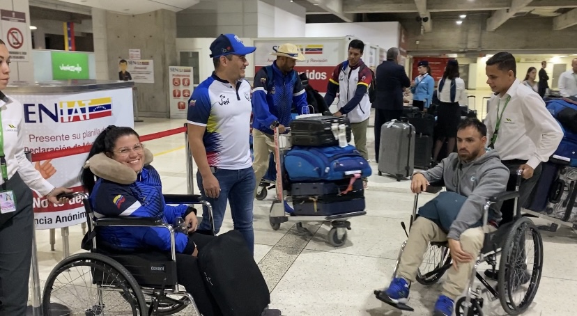 Francia Jaimes y Richard Espinoza arribaron al País