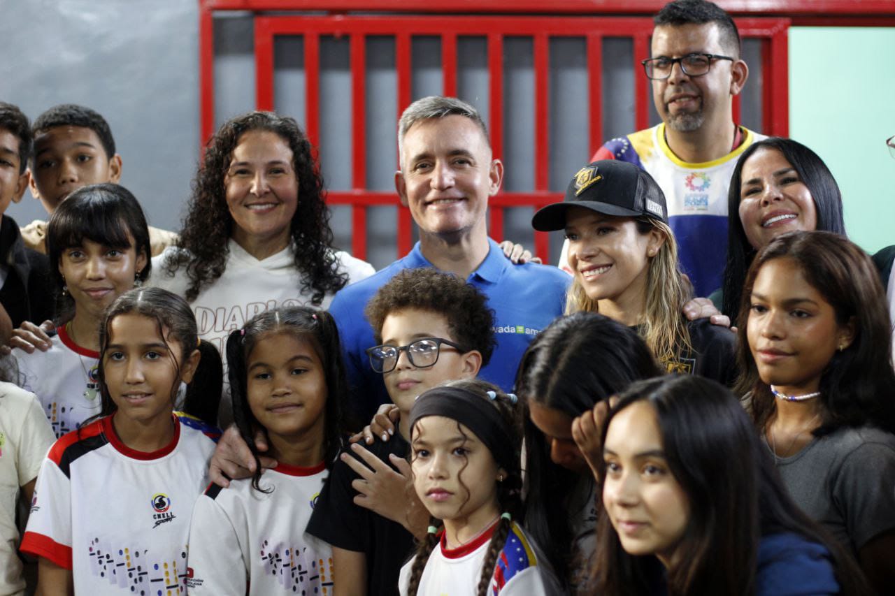 Inauguran escuela de dominó Lucas Guittard