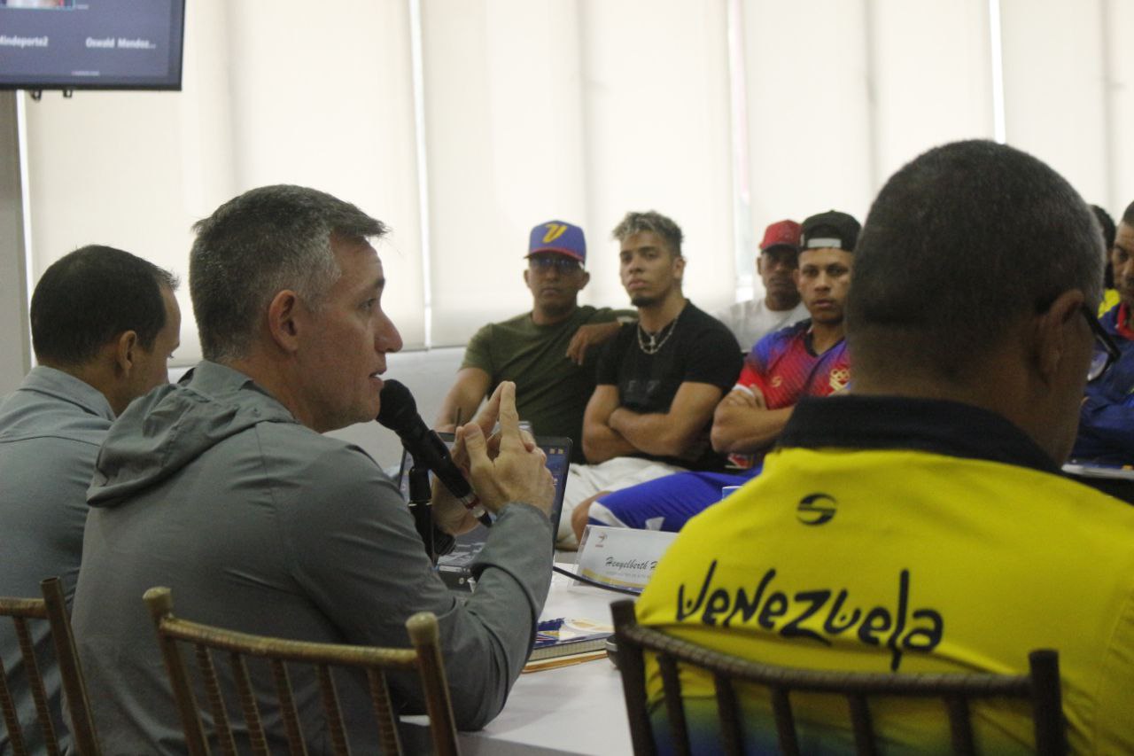 M9nistro Franklin Cardillo, selección de atletismo